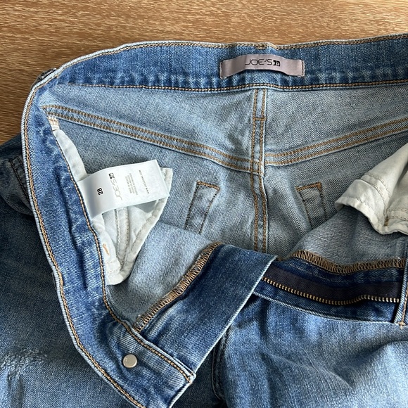3 pairs of Joes Jeans. All size 28. Dark, Medium and light color. - Picture 5 of 9